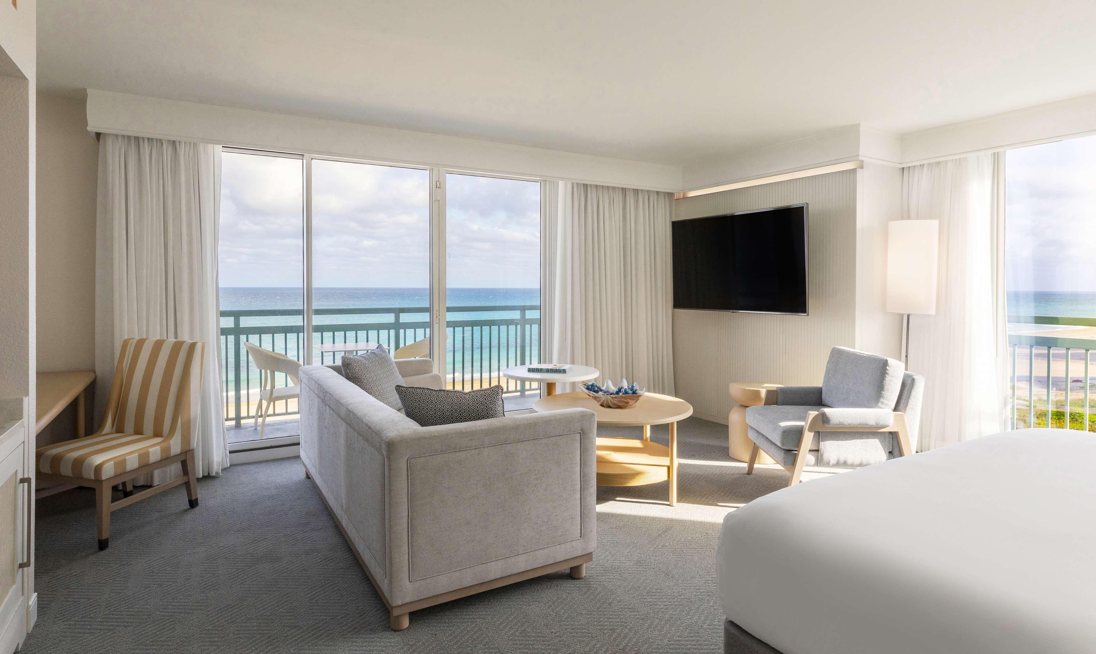 The Singer Oceanfront Resort, Curio Collection By Hilton Riviera Beach Exterior foto