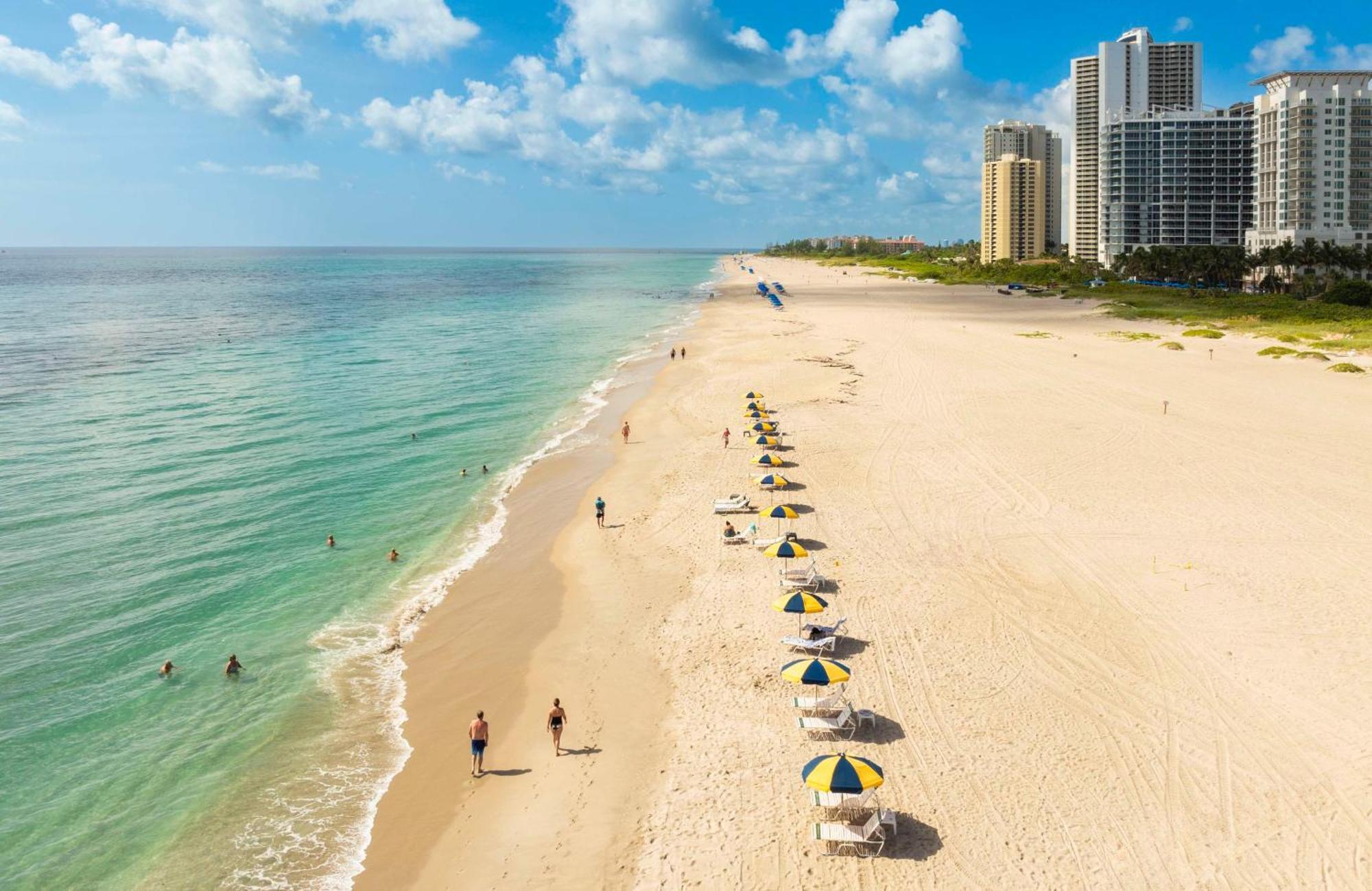 The Singer Oceanfront Resort, Curio Collection By Hilton Riviera Beach Exterior foto