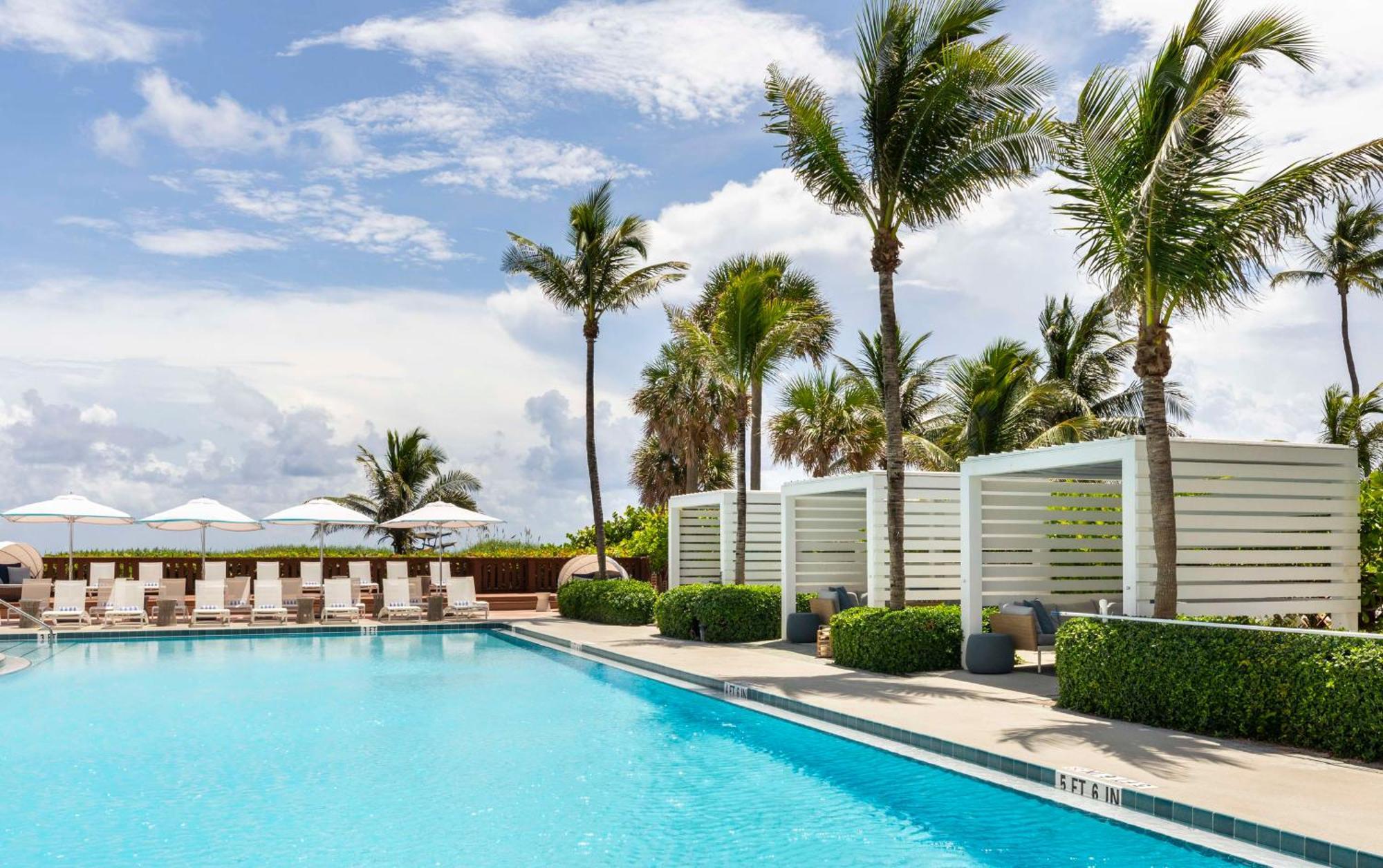 The Singer Oceanfront Resort, Curio Collection By Hilton Riviera Beach Exterior foto